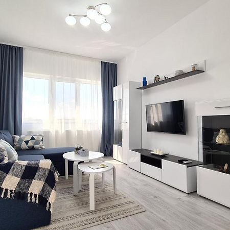 Bright Stylish Apartment In Pitesti ピテシュティ エクステリア 写真