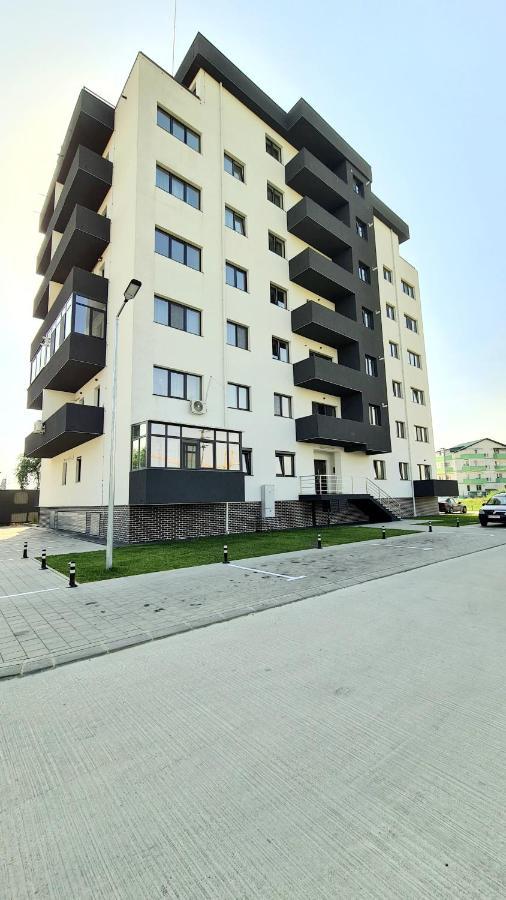 Bright Stylish Apartment In Pitesti ピテシュティ エクステリア 写真